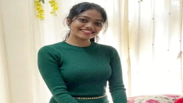 Hot Desi GF – Strip Deep Blowjob Exposed